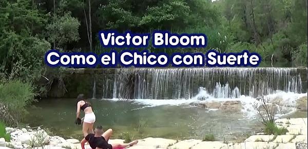  . PORNOVATAS.COM linda del sol (teen) chupando y follando la polla gorda de Víctor Bloom en el rio